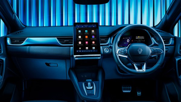 Renault Symbioz E-Tech full hybrid - expérience de conduite connectée