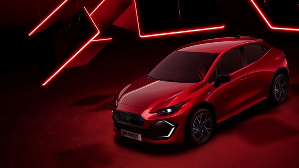 Renault Clio - sculpted silhouette