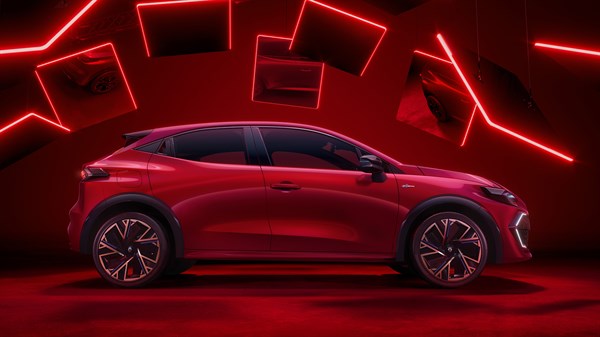 3/4 rear view - Renault Clio