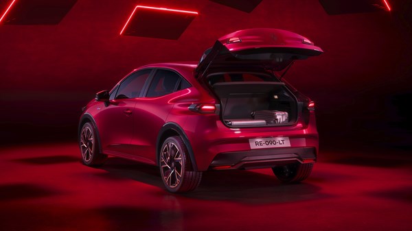  generous boot space - Renault Clio