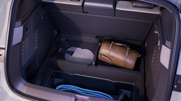  generous boot space - Renault Scenic E-Tech electric